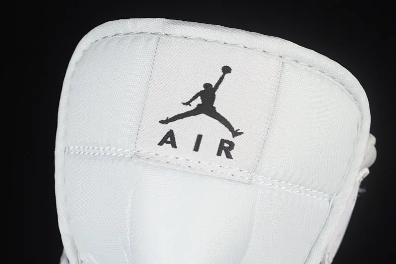 All Categories Air Jordan Jordan Series Basketball Shoes Air Jordan 1 Mid Differentiated Versions Air Jordan 1 Mid AJ1 Joe 1 New Ash Mid-top Cultural Basketball Shoes BQ6472-015